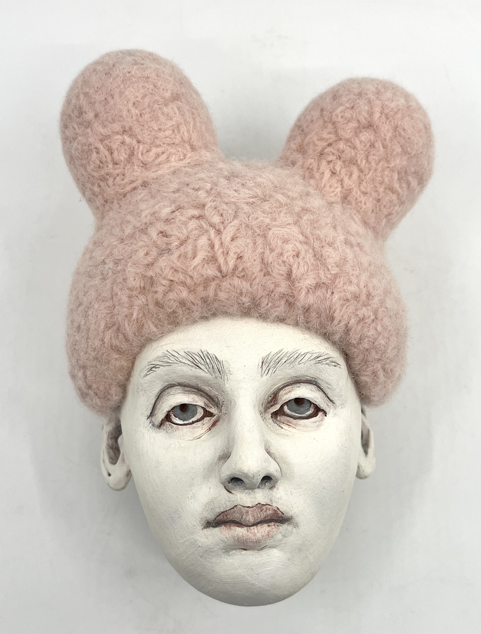 Pinky, terra cotta and wool